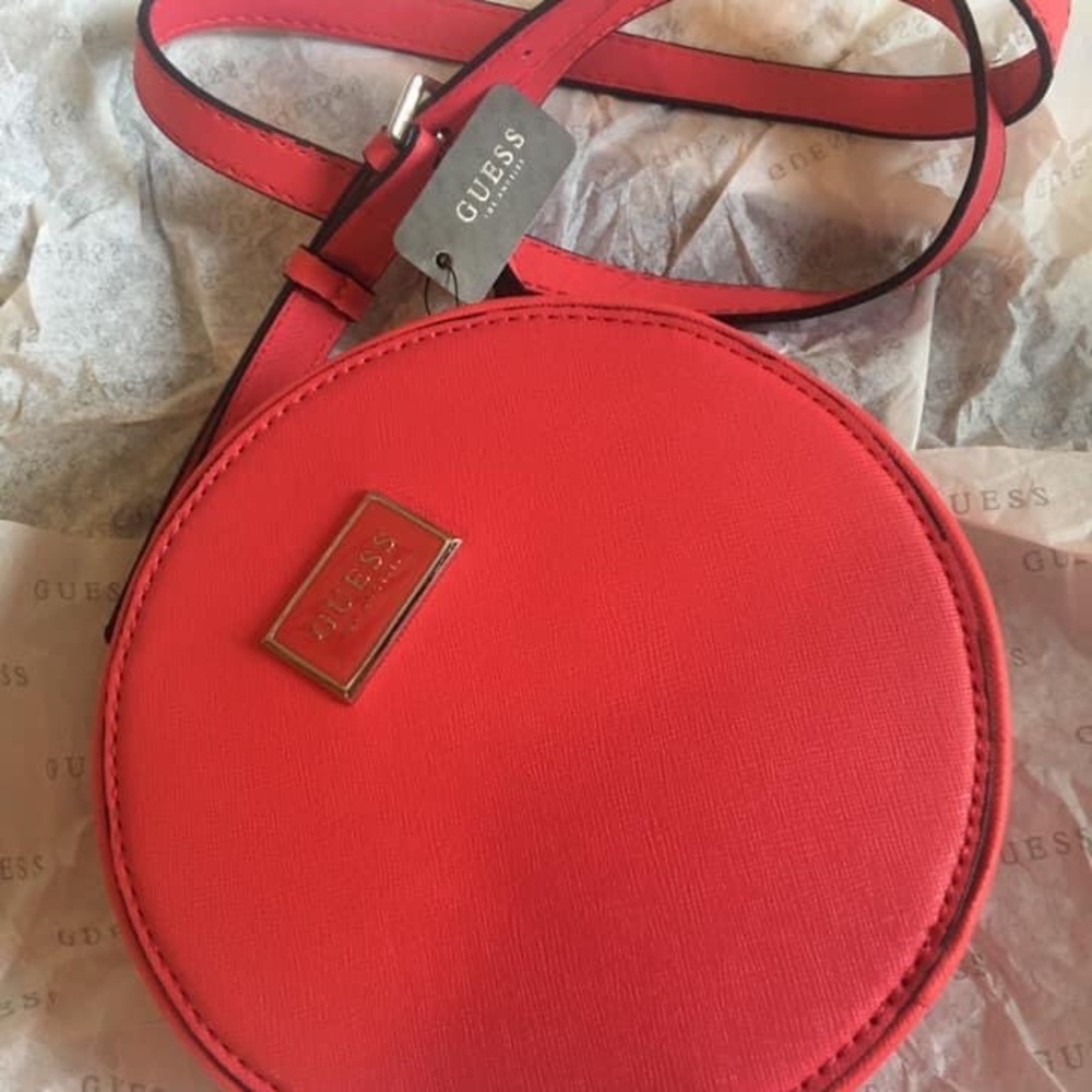 Guess - Picture 2 of 2